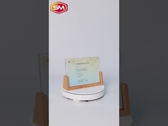 나무 베이스가 있는 아크릴 액자